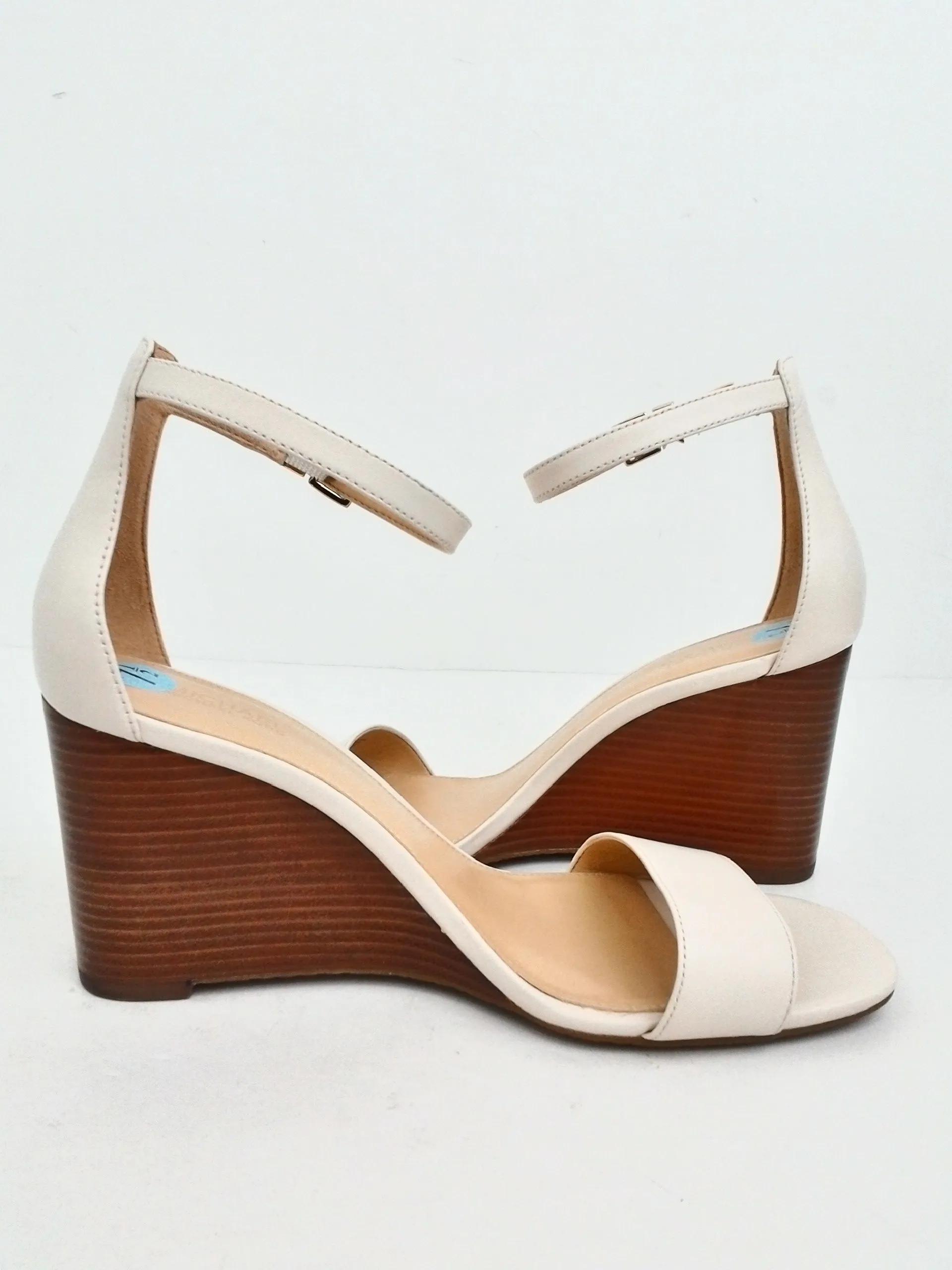 Michael Kors Women's Beige Wedge Size 7.5 M